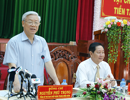 ທ່ານເລຂາທິການໃຫຍ່ ຫງວຽນຟູ໋ຈ້ອງ ຢ້ຽມຢາມ ແລະ ເຮັດວຽກຢູ່ແຂວງ ດົງທ໋າບ